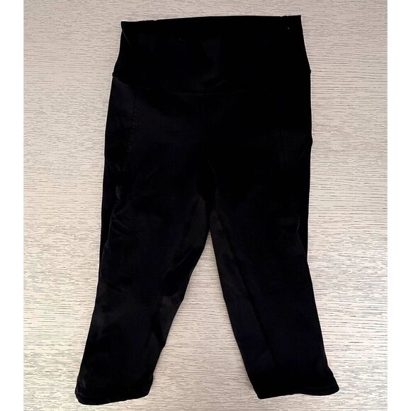 Lululemon Pants - Lululemon Black Capri Length Leggings with Mesh Panels Women's Size 6
